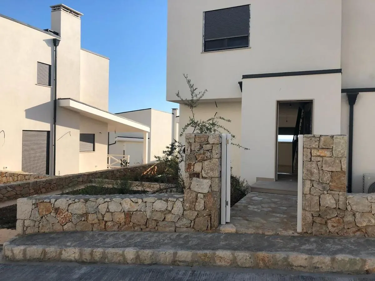 Dom wakacyjny White Rocks Villa Dhermi Gjilek