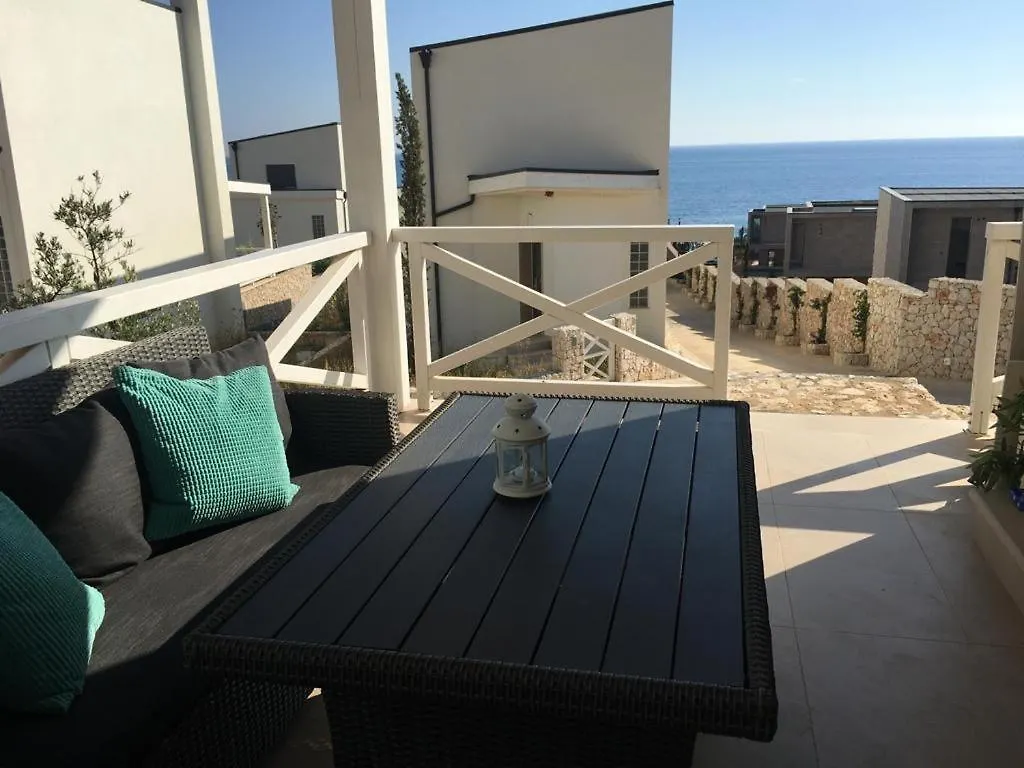 Dom wakacyjny White Rocks Villa Dhermi Gjilek