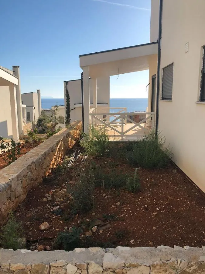Dom wakacyjny White Rocks Villa Dhermi Gjilek Albania